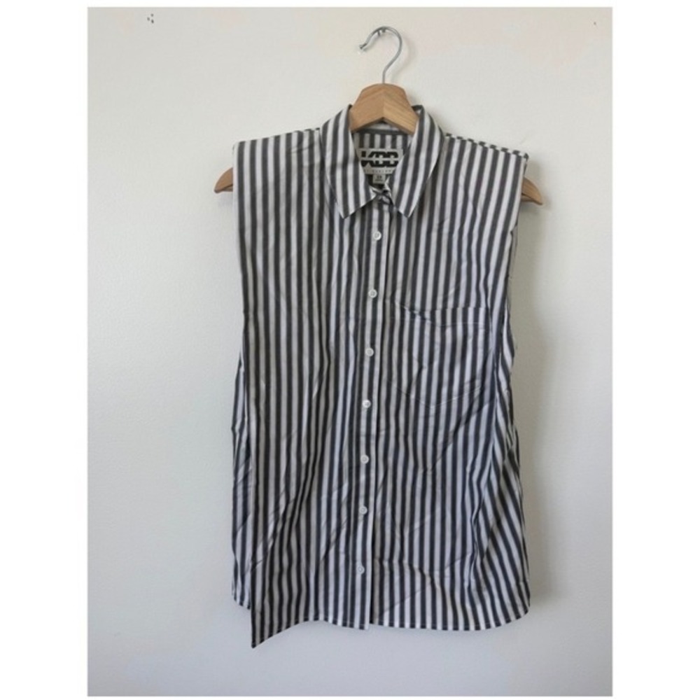 KBB by KAHLANA Women's Sleeveless Shoulder Pad Shirt‎  – Size XS – NWT - Picture 2 of 4